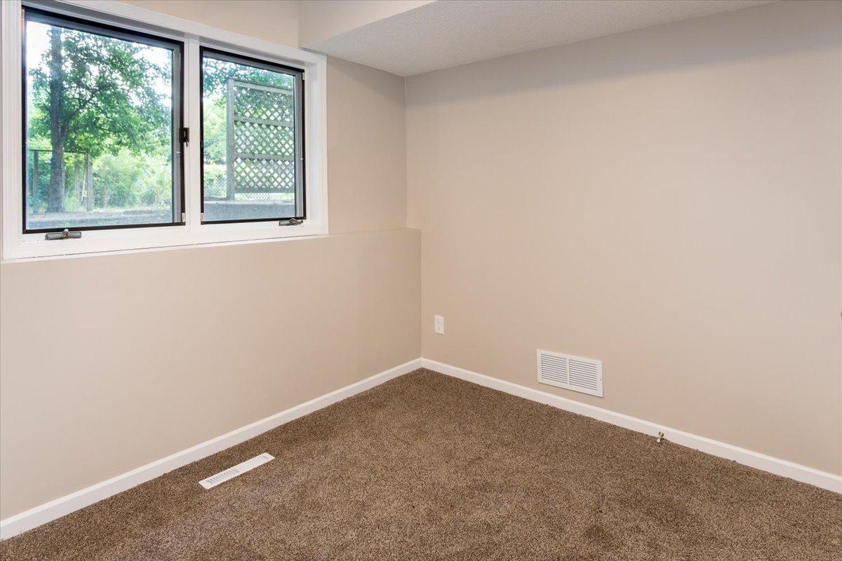 819 Dorland Road South Maplewood, MN 55119 - Photo 21 of 32