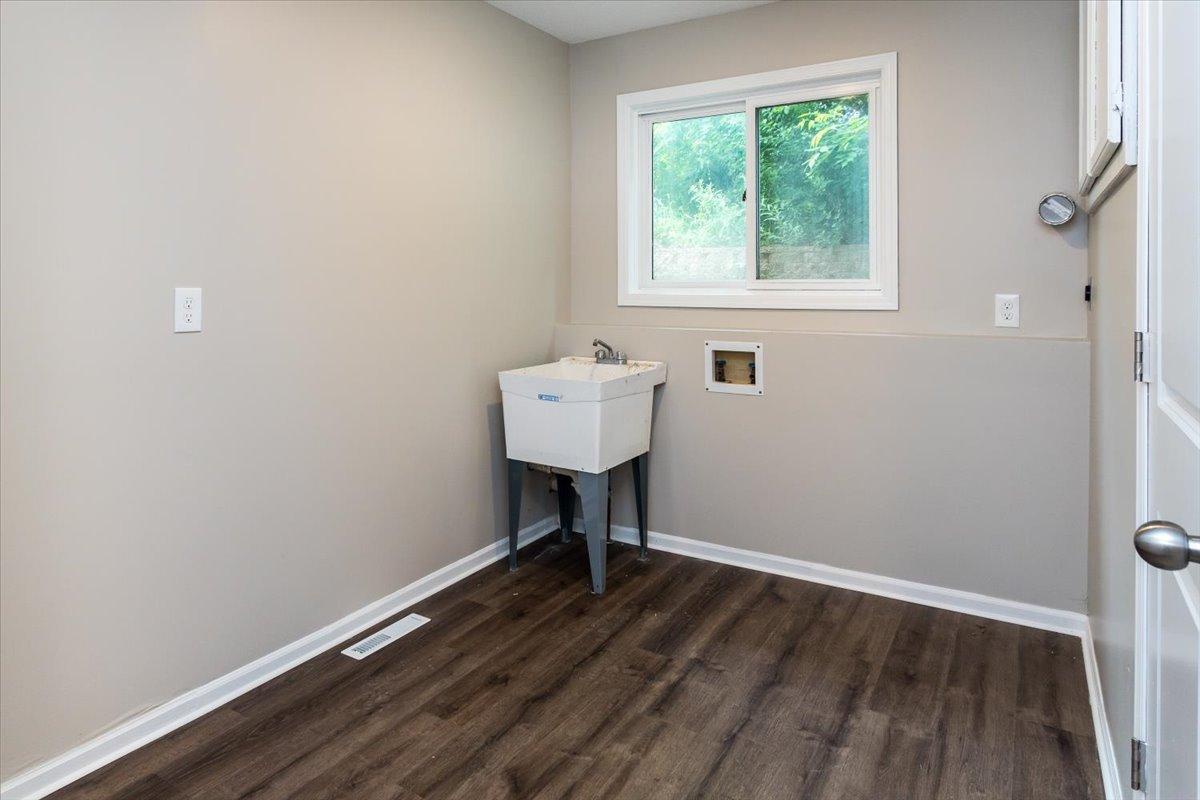 819 Dorland Road South Maplewood, MN 55119 - Photo 26 of 32