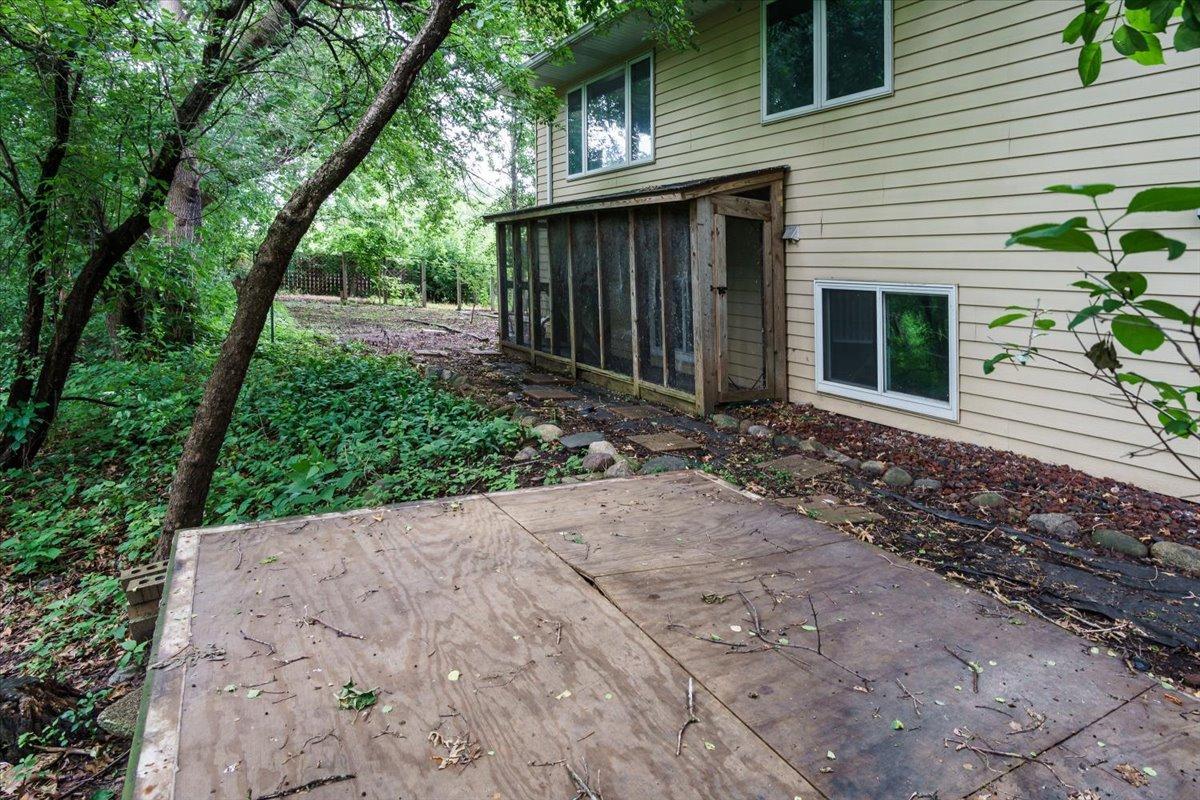 819 Dorland Road South Maplewood, MN 55119 - Photo 30 of 32