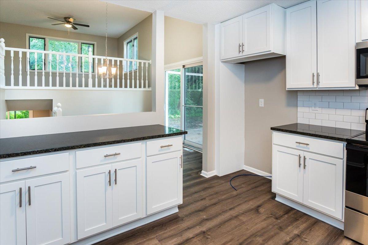 819 Dorland Road South Maplewood, MN 55119 - Photo 4 of 32