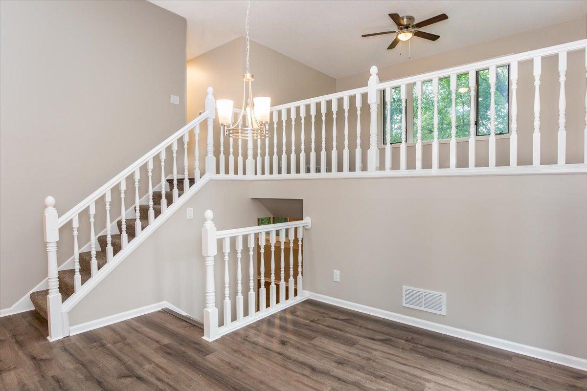 819 Dorland Road South Maplewood, MN 55119 - Photo 7 of 32