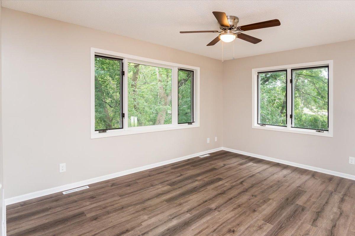 819 Dorland Road South Maplewood, MN 55119 - Photo 9 of 32