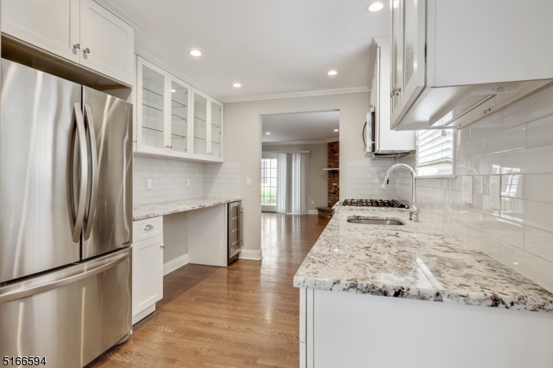23 Ruthven Place Summit, NJ 07901 - Photo 3 of 16 Gallery Image 3