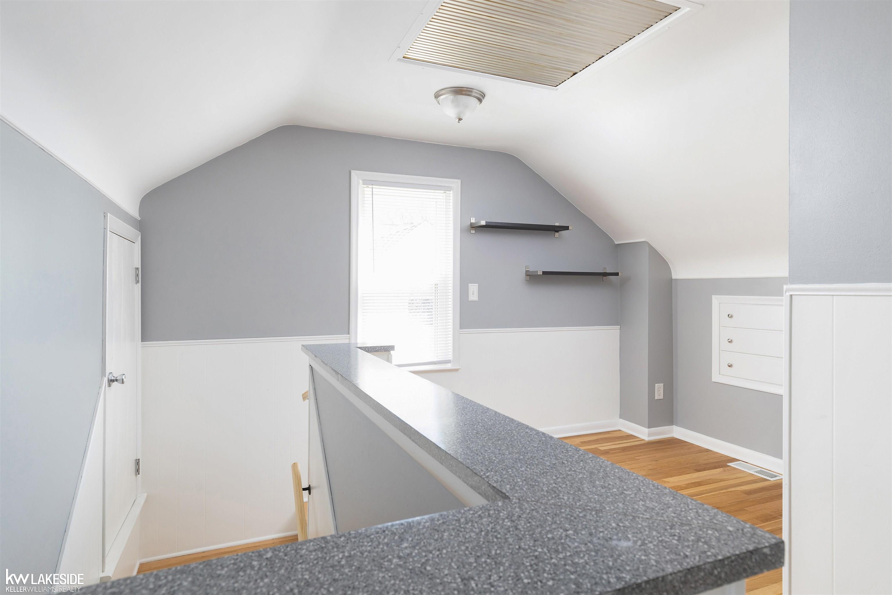 2174 Hawthorne Road Grosse Pointe Woods, MI 48236 - Photo 23 of 43