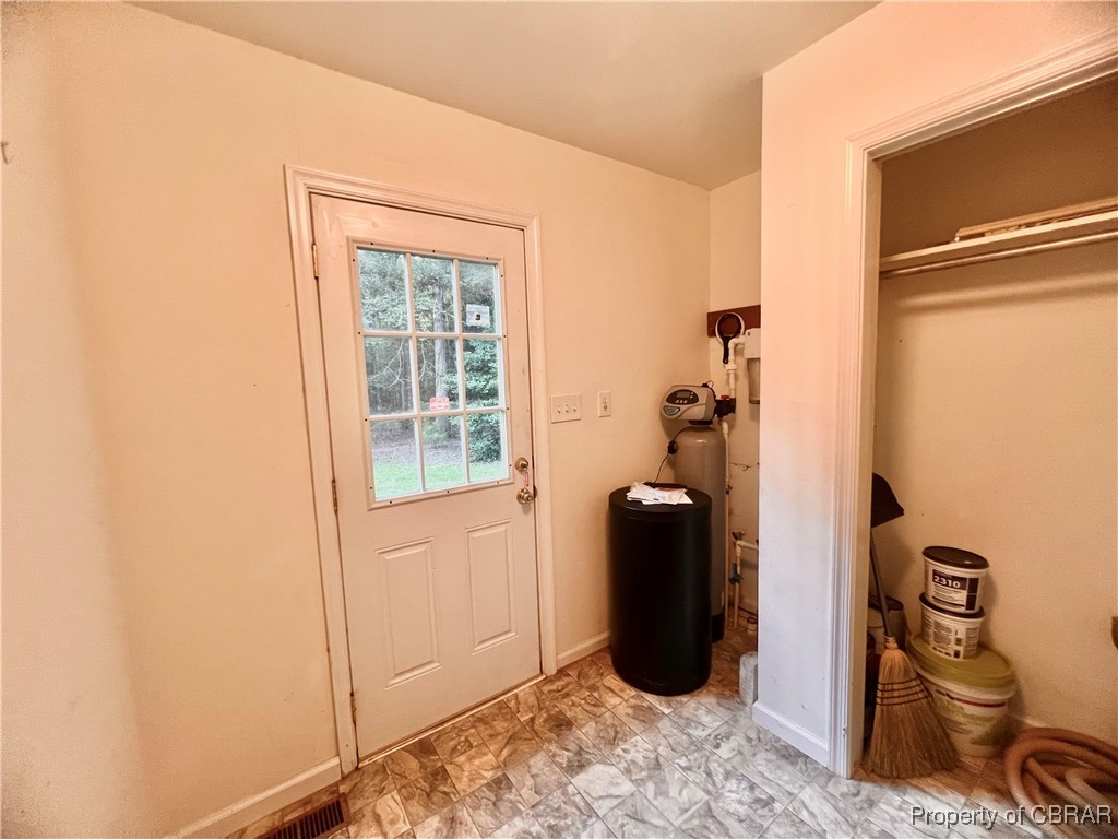 265 Holland Point Road Dutton, VA 23050 - Photo 6 of 42
