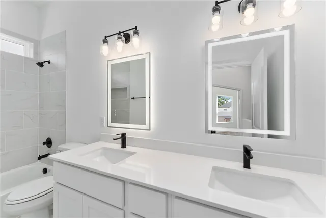 $440,000 | 4713 Mallow Street, Unit E/F, Houston, TX 77033