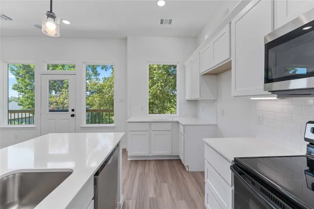 $440,000 | 4713 Mallow Street, Unit E/F, Houston, TX 77033