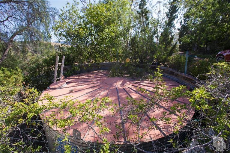 1815 La Granada Drive Thousand Oaks, CA 91362 - Photo 25 of 38 a view of a yard with plants and large trees