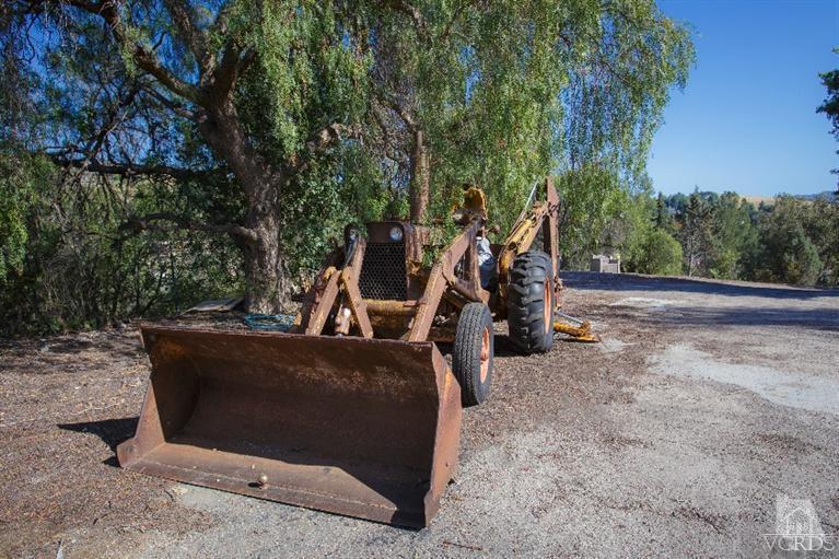 1815 La Granada Drive Thousand Oaks, CA 91362 - Photo 28 of 38 a view of outdoor space and seating area