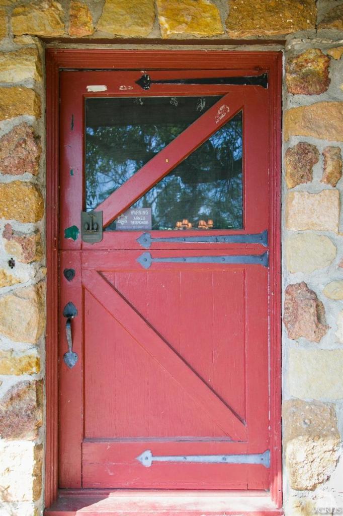 1815 La Granada Drive Thousand Oaks, CA 91362 - Photo 10 of 38 a view of a small space