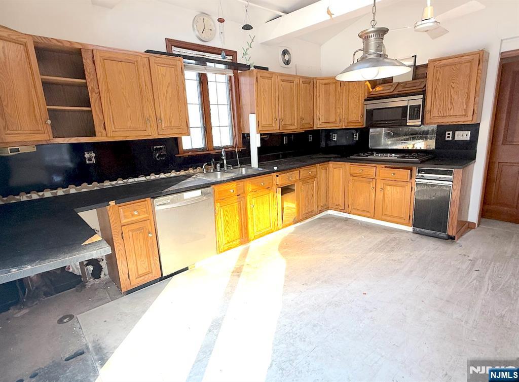 494 Orchard Street Englewood, NJ 07631 - Photo 9 of 20