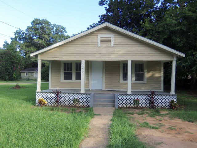 301 West Magnolia Street Bay Minette, AL 36507 - Photo 1 of 1