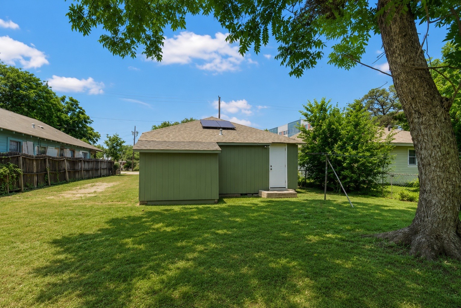220 Engel Street Houston, TX 77011 - Photo 25 of 29 Backyard