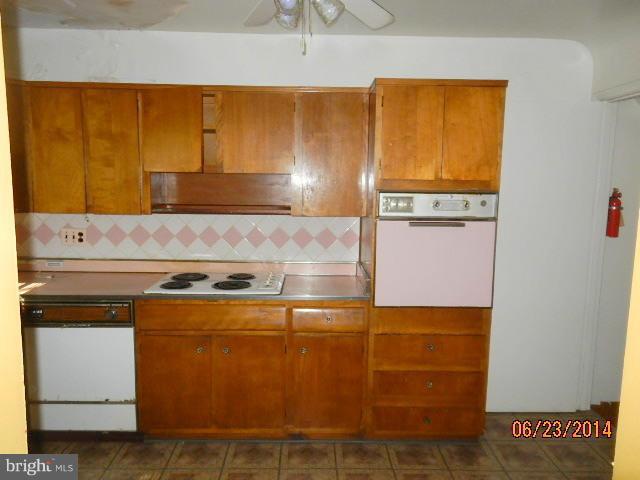 6811 Queens Ferry Road Baltimore, MD 21239 - Photo 7 of 20 Kitchen
