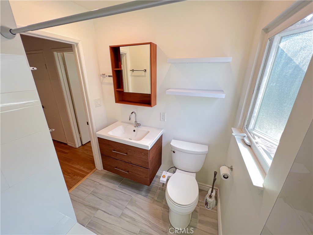 5835 Bowcroft Street, Unit 2 Los Angeles, CA 90016 - Photo 17 of 32