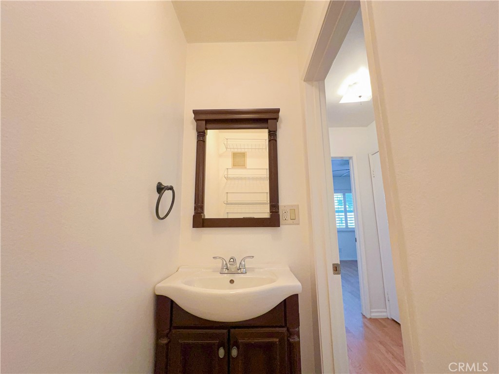 5835 Bowcroft Street, Unit 2 Los Angeles, CA 90016 - Photo 21 of 32