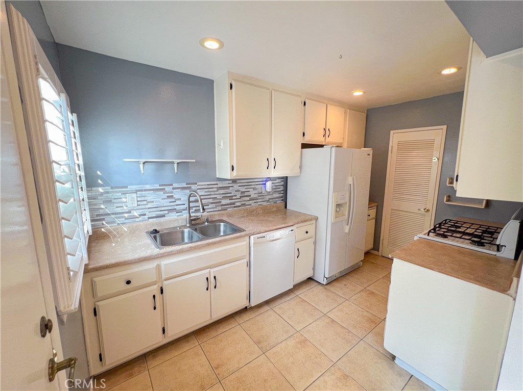 5835 Bowcroft Street, Unit 2 Los Angeles, CA 90016 - Photo 8 of 32