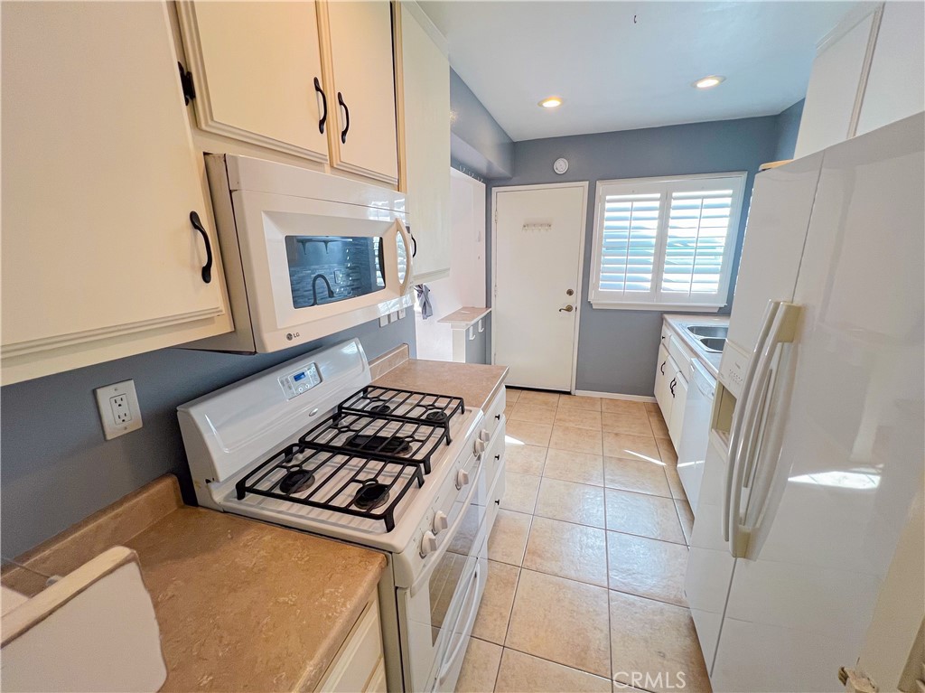 5835 Bowcroft Street, Unit 2 Los Angeles, CA 90016 - Photo 10 of 32