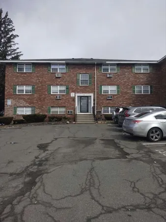 $205,000 | 367 Hildreth Street, Unit 33, Lowell, MA 01850
