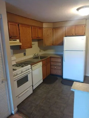 $205,000 | 367 Hildreth Street, Unit 33, Lowell, MA 01850