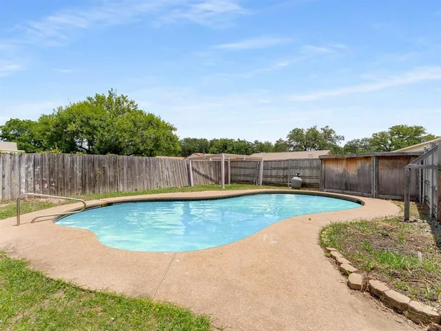 $2,600 | 1824 Arundel Drive, Carrollton, TX 75007
