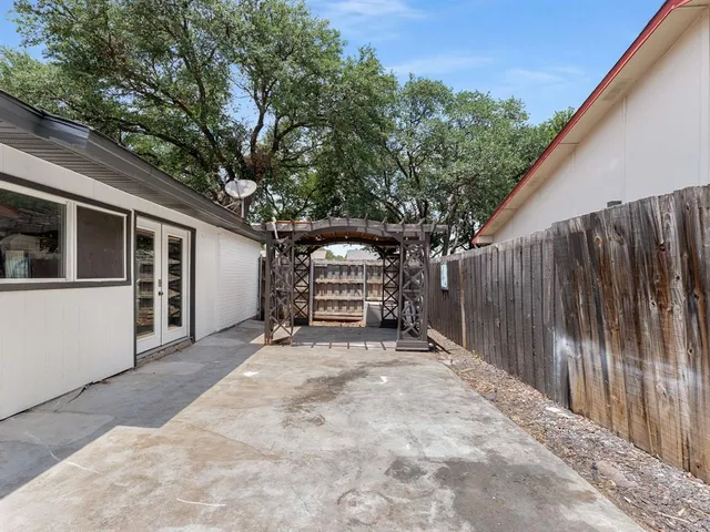 $2,600 | 1824 Arundel Drive, Carrollton, TX 75007