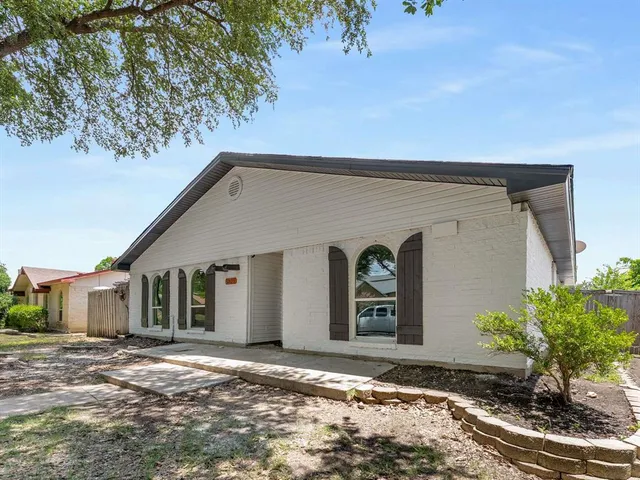 $2,600 | 1824 Arundel Drive, Carrollton, TX 75007