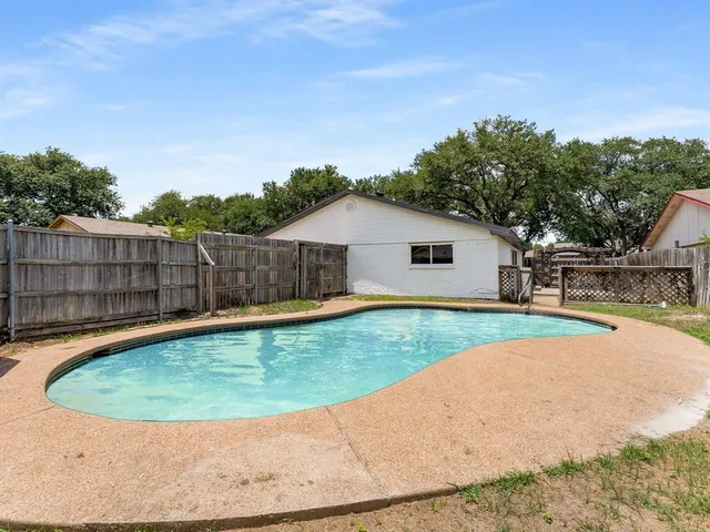 $2,600 | 1824 Arundel Drive, Carrollton, TX 75007