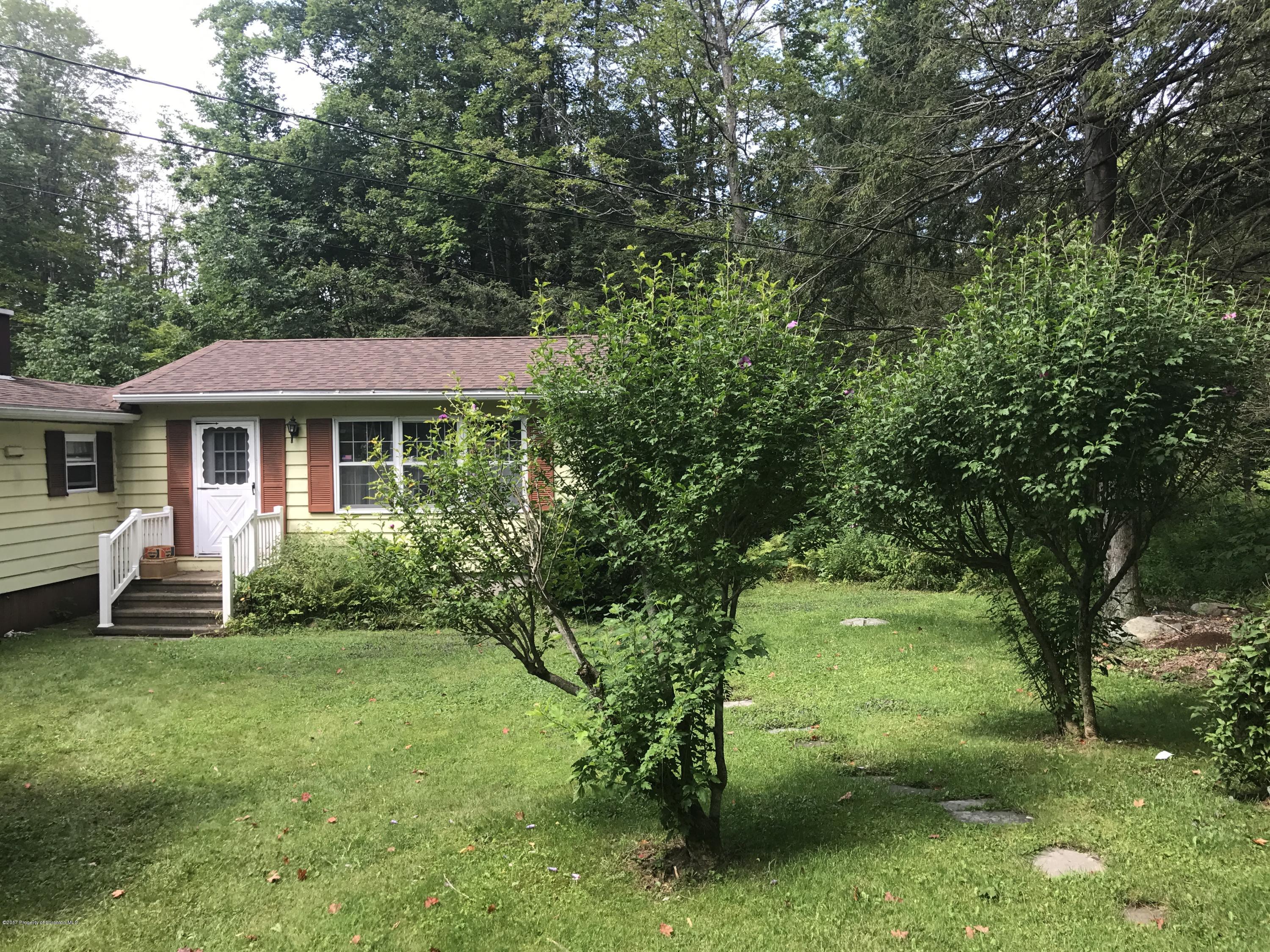 370 Lake Spangenberg Road Lake Ariel, PA 18436 - Photo 2 of 36 Front
