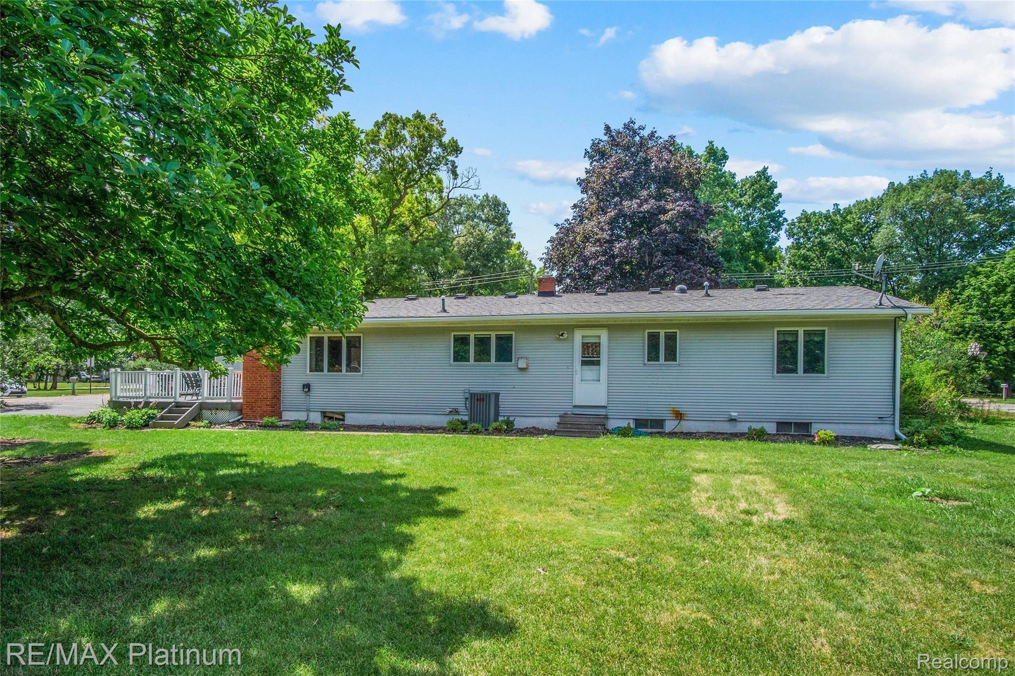1712 Maxfield Lake Road Hartland, MI 48353 - Photo 26 of 28 29.jpg