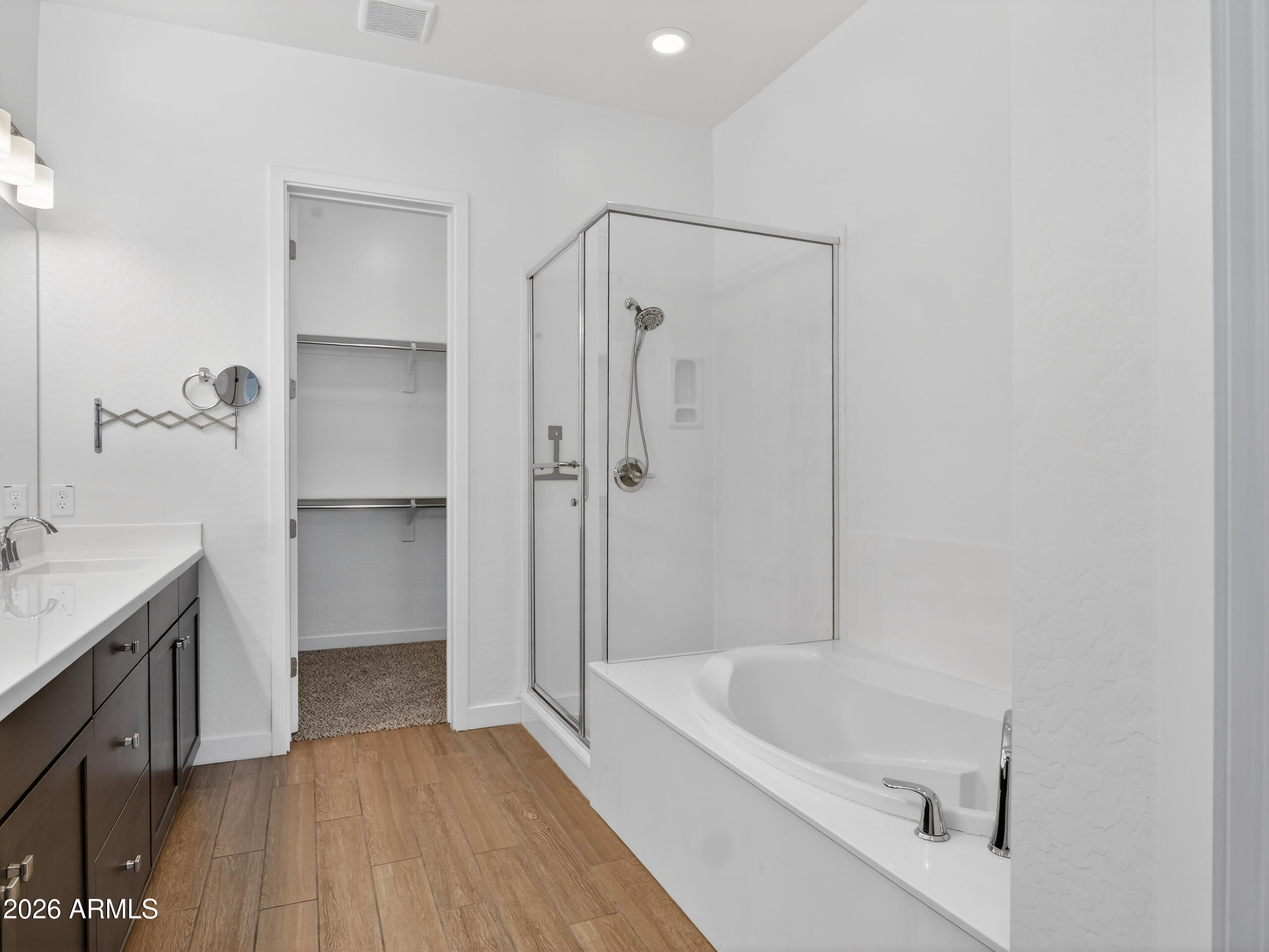 810 East Hopi Trail Phoenix, AZ 85042 - Photo 19 of 48 a bathroom with a tub shower vanity and a sink