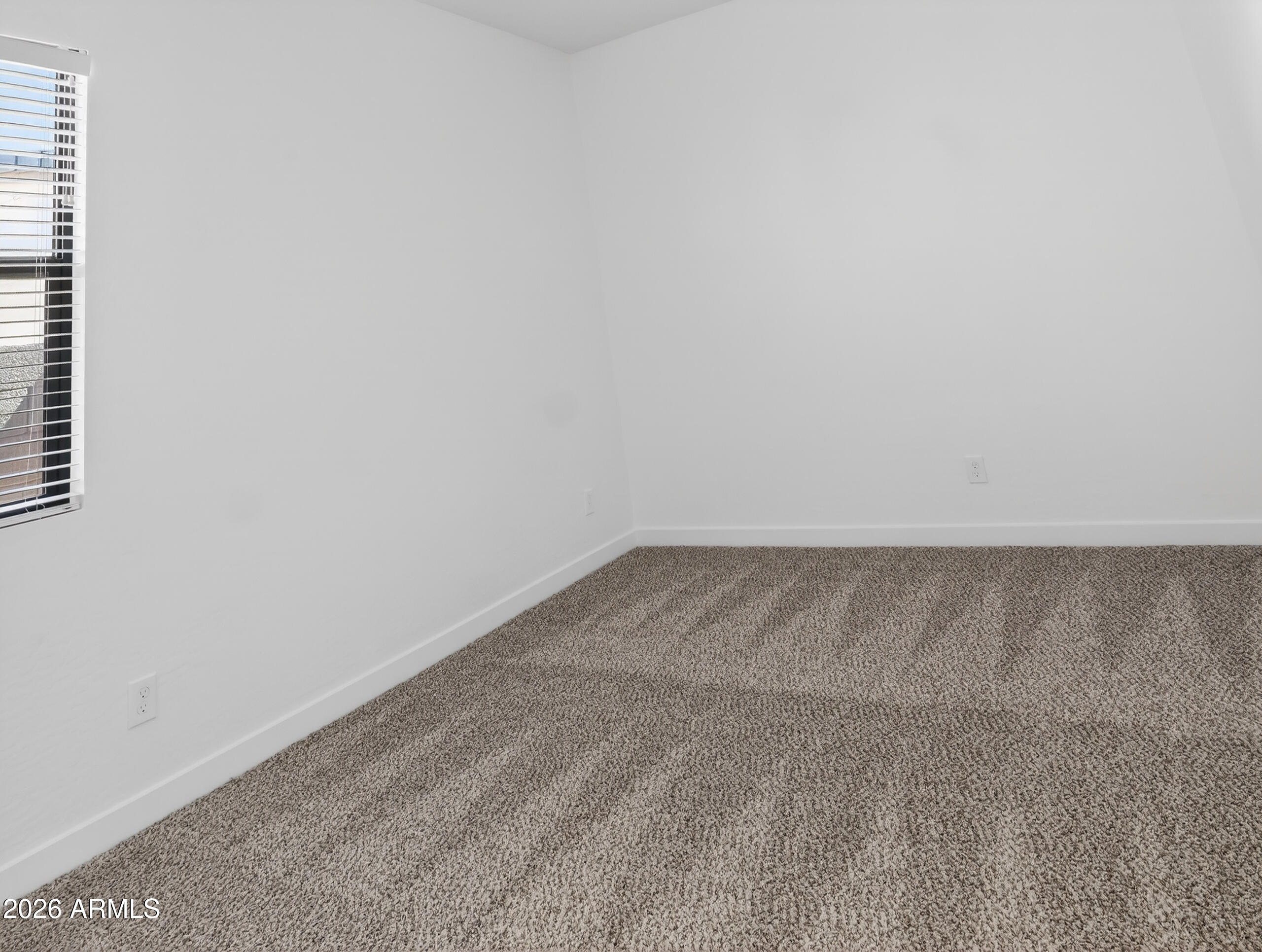 810 East Hopi Trail Phoenix, AZ 85042 - Photo 28 of 48 a view of a room