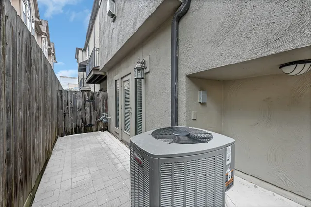 $3,400 | 2414 Dorrington Street, Unit A, Houston, TX 77030