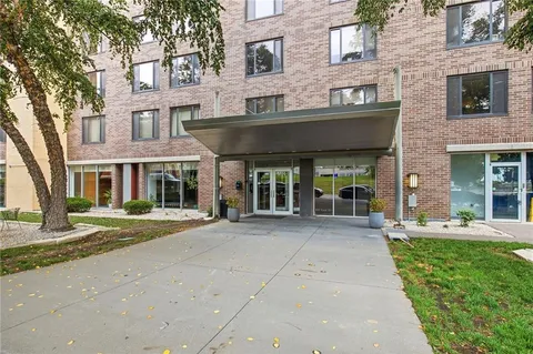 $145,000 | 600 East 8th Street, Unit 2K, Kansas City, MO 64106