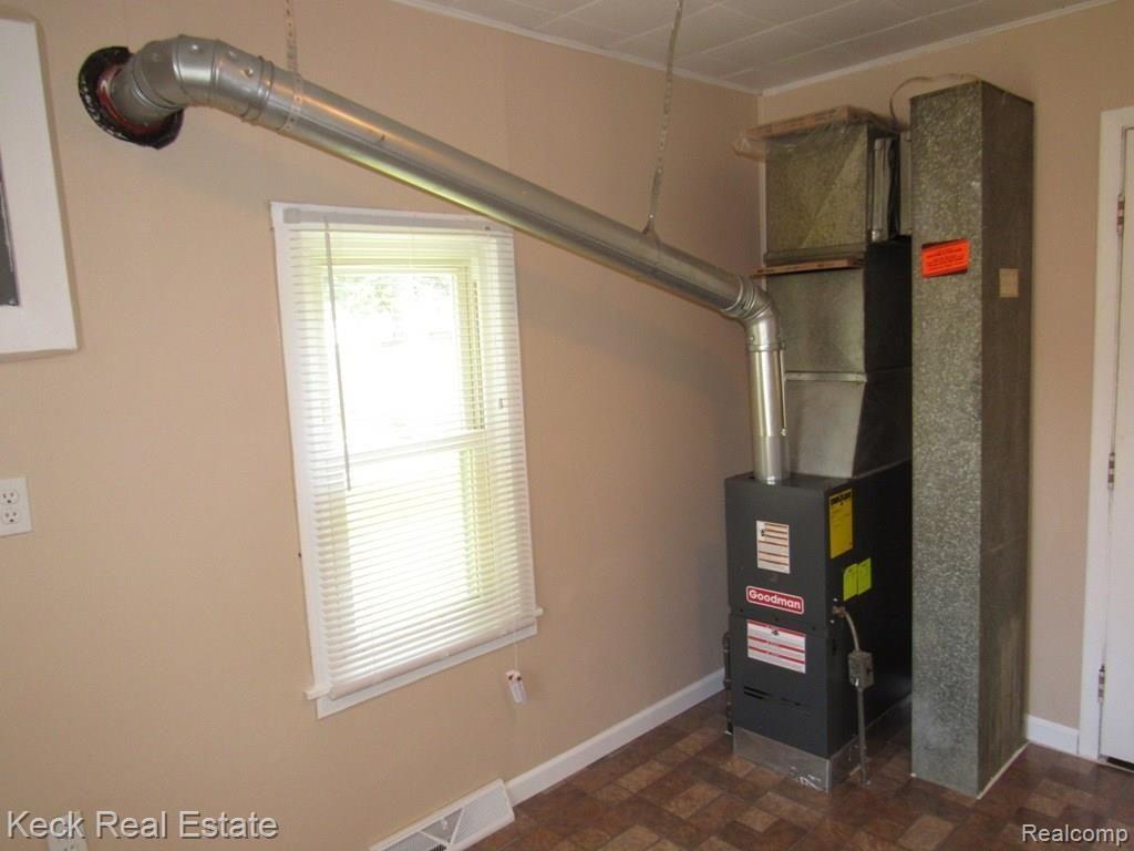 10535 Pardee Road Taylor, MI 48180 - Photo 12 of 18 10535 Pardee (10).JPG
