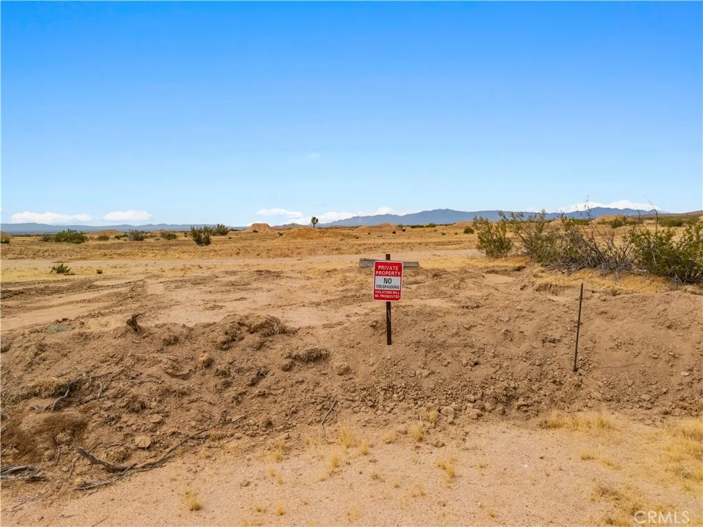 4625813 Drifting Sands Road Adelanto, CA 92301 - Photo 19 of 20