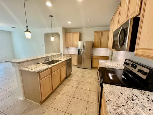 $2,300 | 413 Hunters Hill Drive, San Marcos, TX 78666