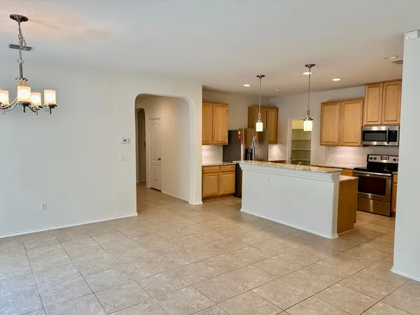 $2,300 | 413 Hunters Hill Drive, San Marcos, TX 78666