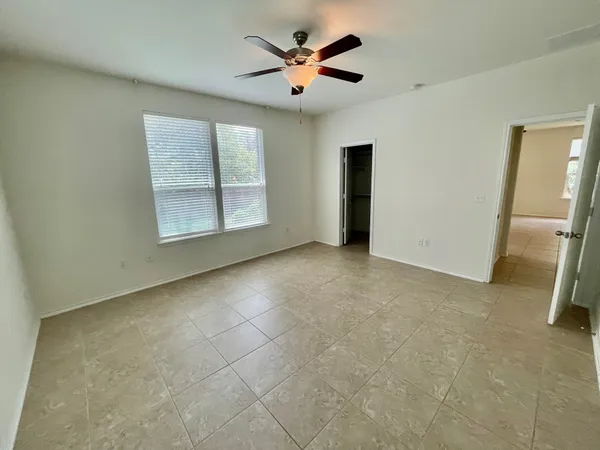 $2,300 | 413 Hunters Hill Drive, San Marcos, TX 78666