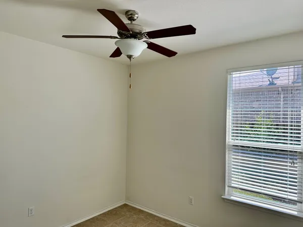$2,300 | 413 Hunters Hill Drive, San Marcos, TX 78666