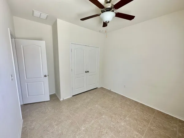 $2,300 | 413 Hunters Hill Drive, San Marcos, TX 78666