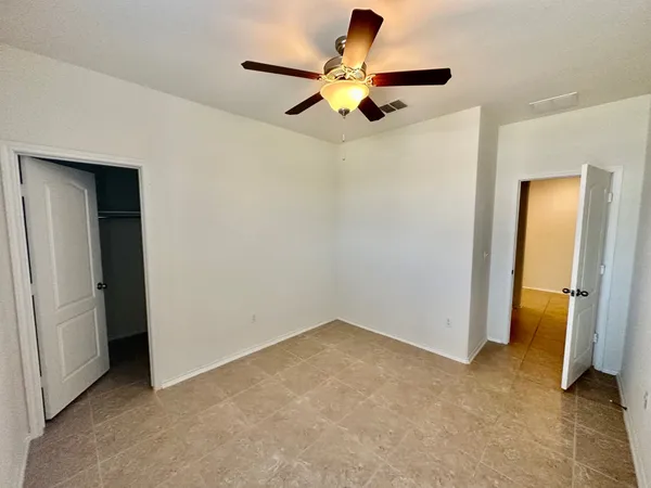 $2,300 | 413 Hunters Hill Drive, San Marcos, TX 78666