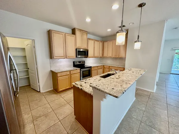 $2,300 | 413 Hunters Hill Drive, San Marcos, TX 78666