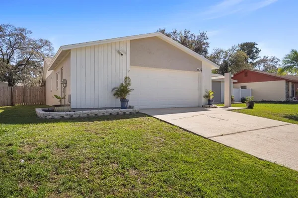 $2,750 | 3708 Greenford Street, Valrico, FL 33596
