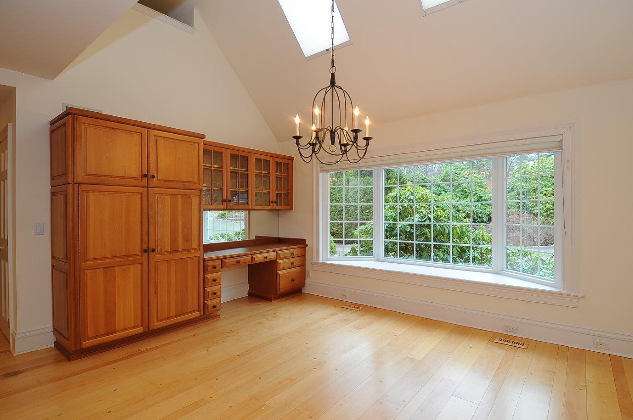 1185 Smith Ridge Road New Canaan, CT 06840 - Photo 8 of 17 a very nice looking room with a large window