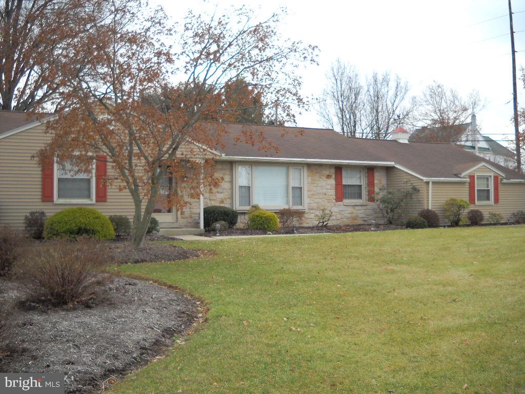 400 East Evergreen Road Lebanon, PA 17042 - Photo 2 of 25 Front view