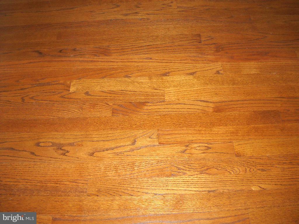 400 East Evergreen Road Lebanon, PA 17042 - Photo 12 of 25 Beautiful hardwood floors