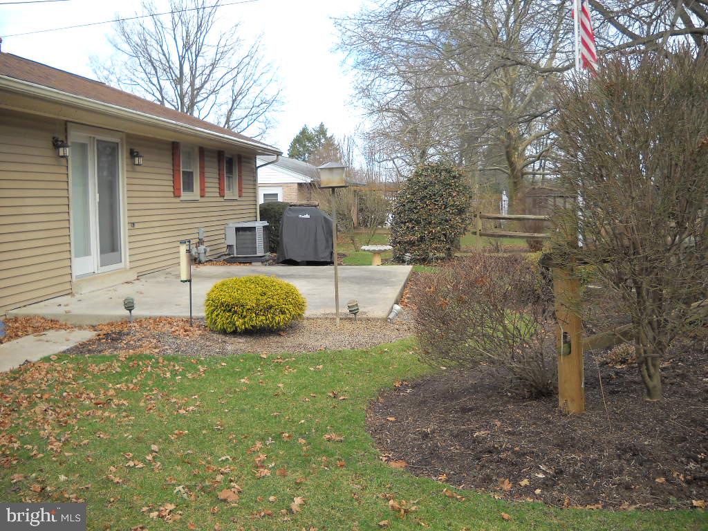 400 East Evergreen Road Lebanon, PA 17042 - Photo 20 of 25 Side view of patio