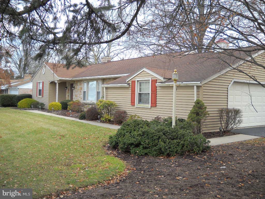 400 East Evergreen Road Lebanon, PA 17042 - Photo 3 of 25 Front view