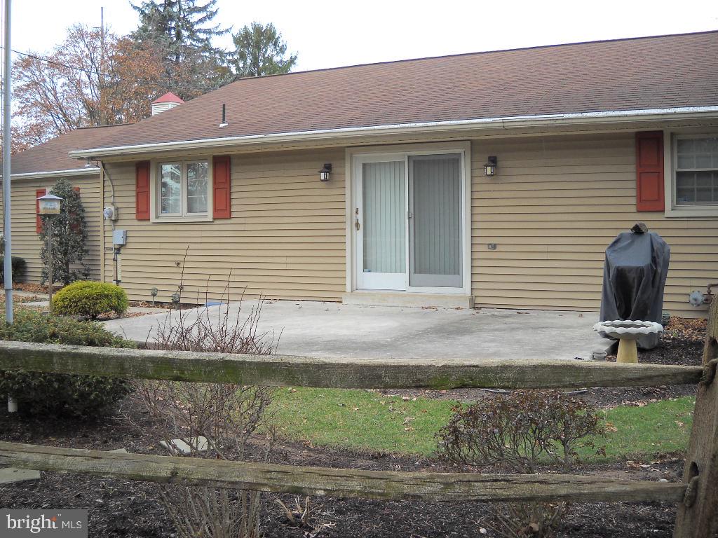 400 East Evergreen Road Lebanon, PA 17042 - Photo 21 of 25 Patio